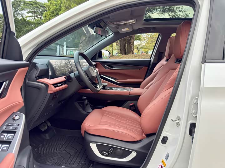 Фото 9 - Changan CS75 Plus