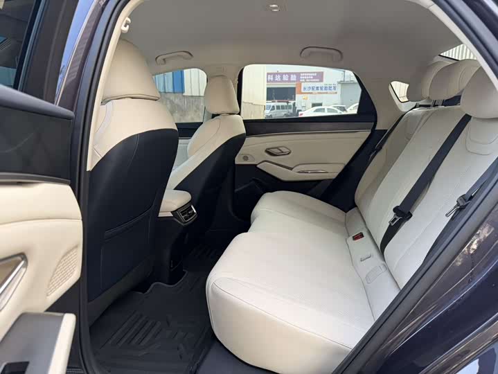 Фото 6 - BYD Qin L