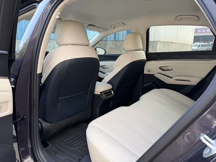 Фото 7 - BYD Qin L