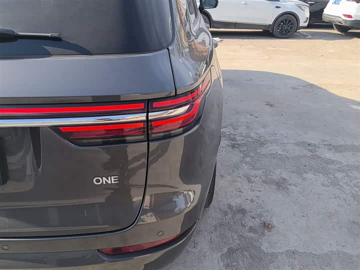 Фото 8 - LiXiang One