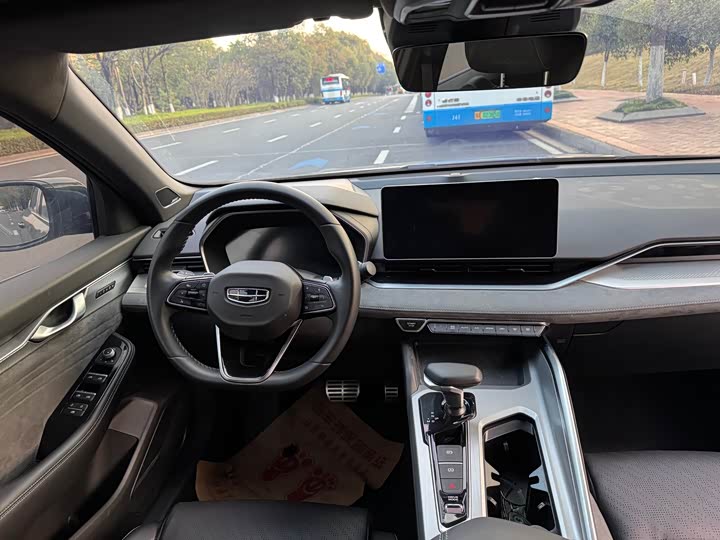 Фото 7 - Geely Preface