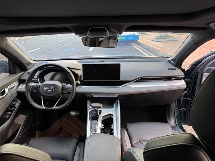 Фото 8 - Geely Preface