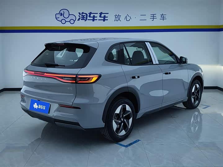 Фото 3 - Geely Galaxy E5