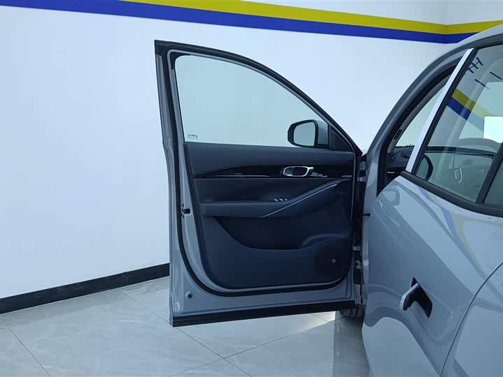 Фото 7 - Geely Galaxy E5