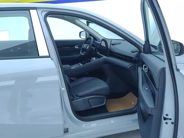 Фото 8 - Geely Galaxy E5