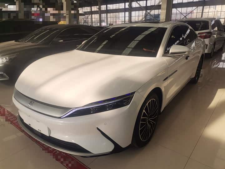 Фото 2 - BYD Han