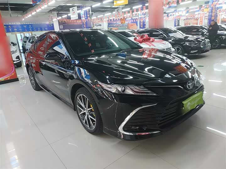 Фото 4 - Toyota Camry