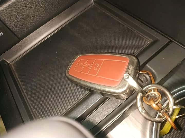 Фото 9 - Toyota Camry