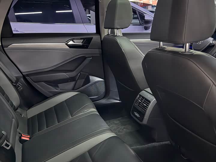 Фото 7 - Volkswagen Sagitar L