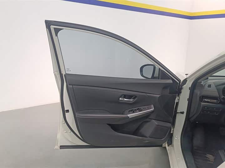 Фото 7 - Nissan Sylphy