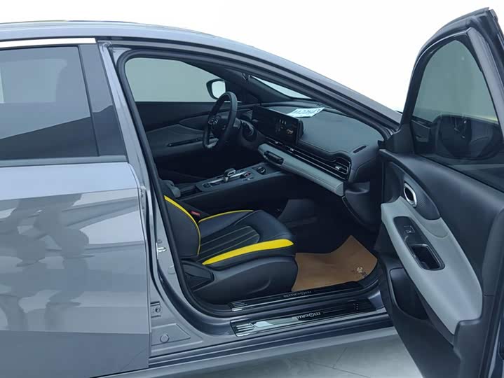 Фото 7 - GAC Trumpchi Empow R