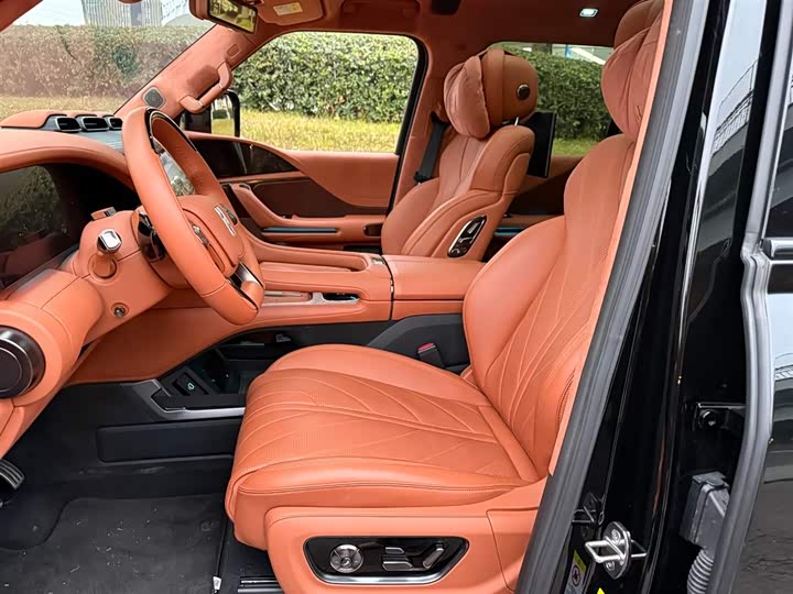 Фото 8 - BYD Yangwang U8