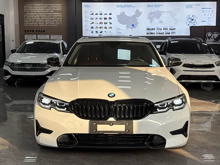 Фото 2 - BMW 3 Series