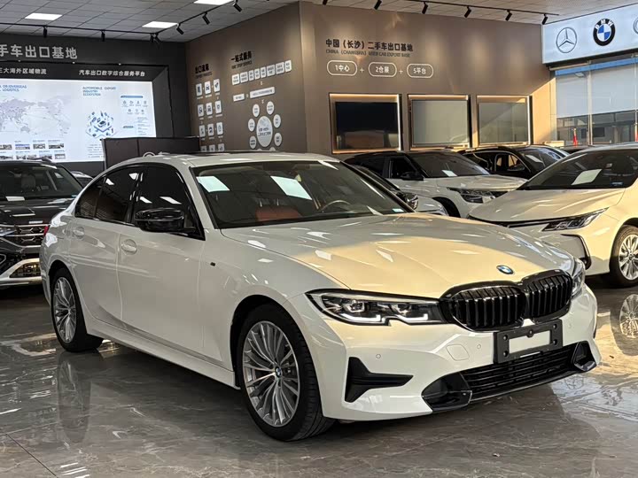 Фото 3 - BMW 3 Series