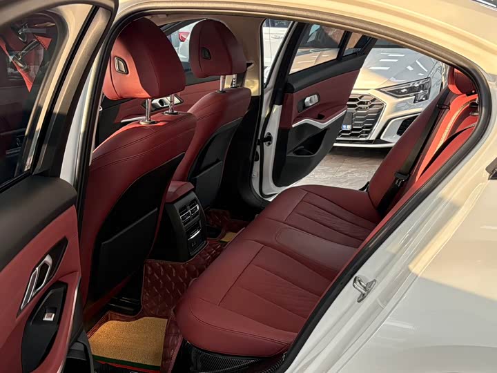 Фото 9 - BMW 3 Series