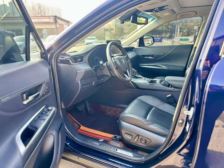 Фото 3 - Toyota Harrier