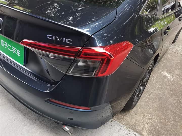 Фото 8 - Honda Civic