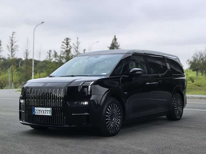 Фото 1 - Zeekr 009