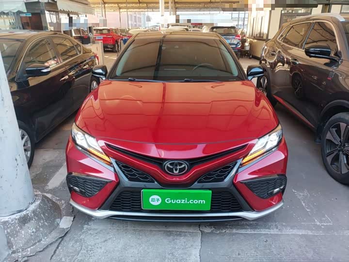 Фото 3 - Toyota Camry