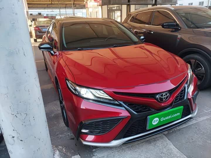 Фото 4 - Toyota Camry