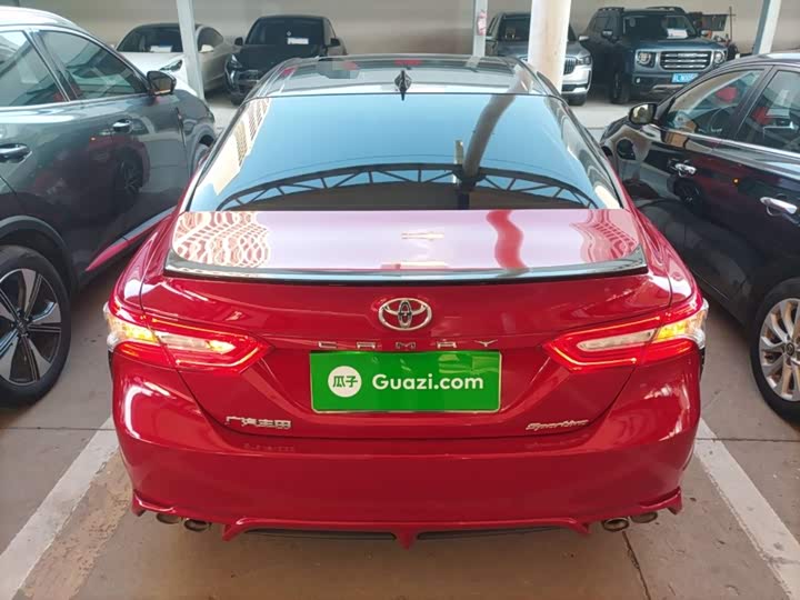 Фото 6 - Toyota Camry