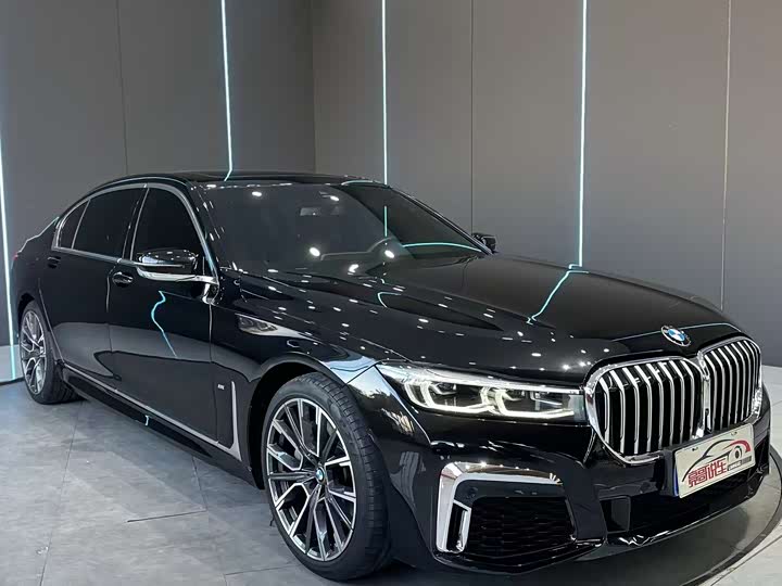 Фото 3 - BMW 7 Series