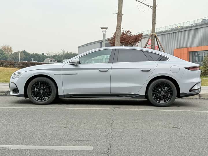 Фото 2 - BYD Han