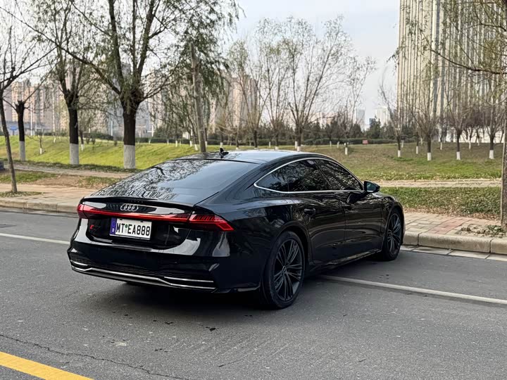 Фото 9 - Audi A7