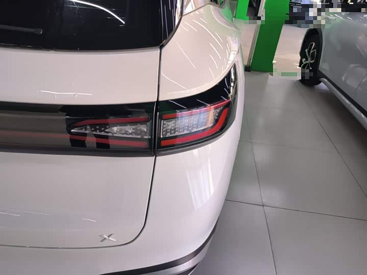 Фото 8 - Volkswagen ID.4 X