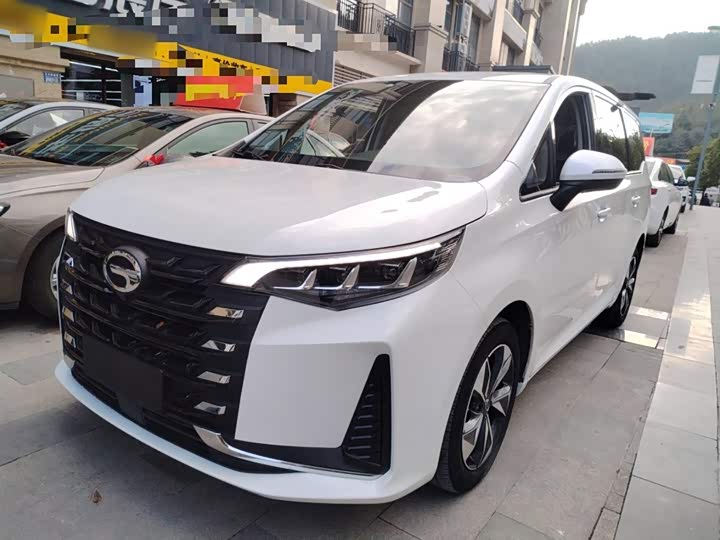 Фото 2 - GAC Trumpchi M6