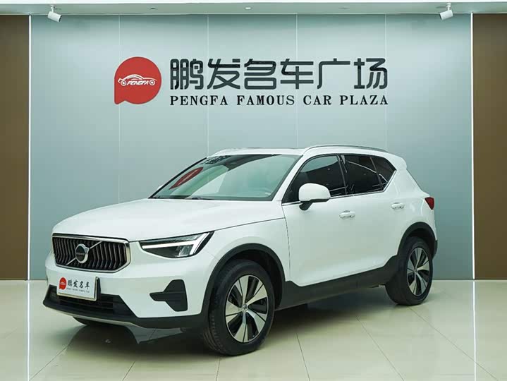 Фото 1 - Volvo XC40