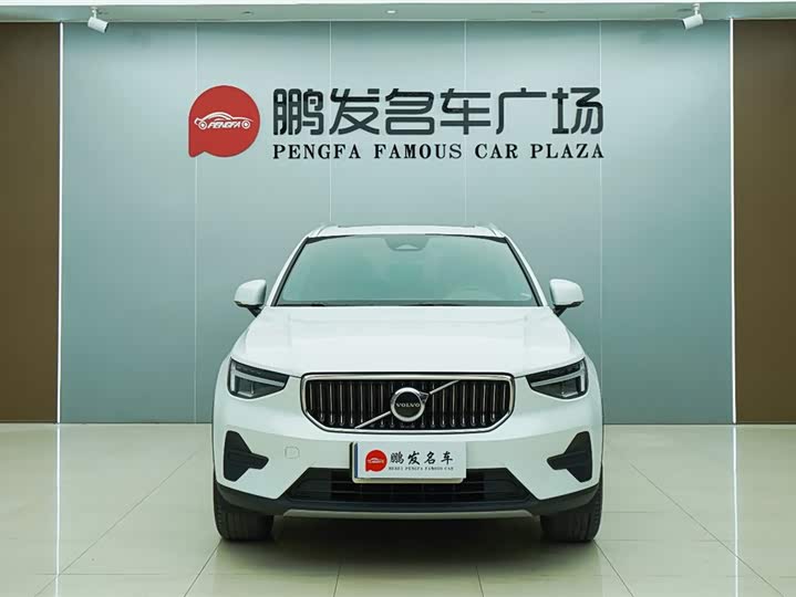 Фото 2 - Volvo XC40
