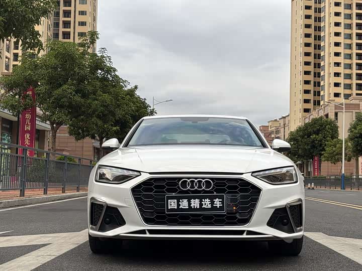 Фото 2 - Audi A4L