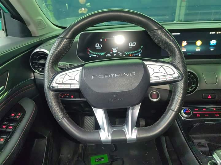 Фото 3 - Dongfeng Forthing T5 EVO