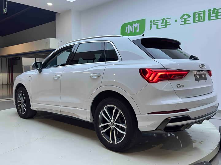 Фото 4 - Audi Q3