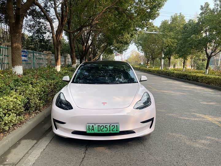 Фото 2 - Tesla Model 3