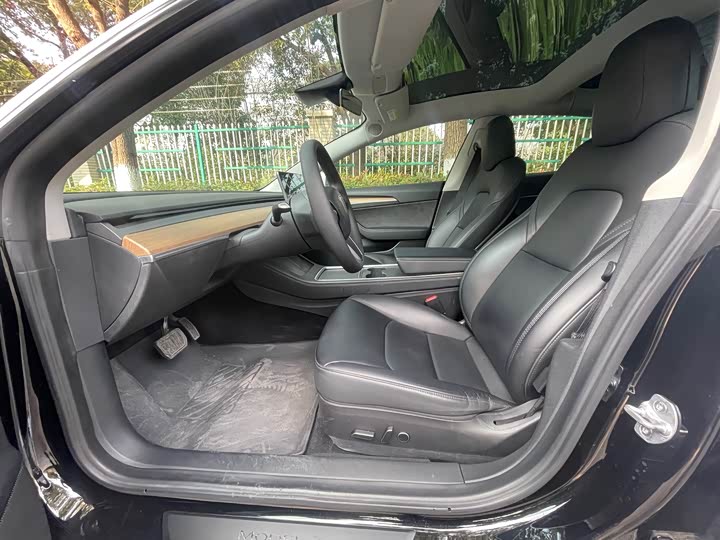 Фото 7 - Tesla Model 3