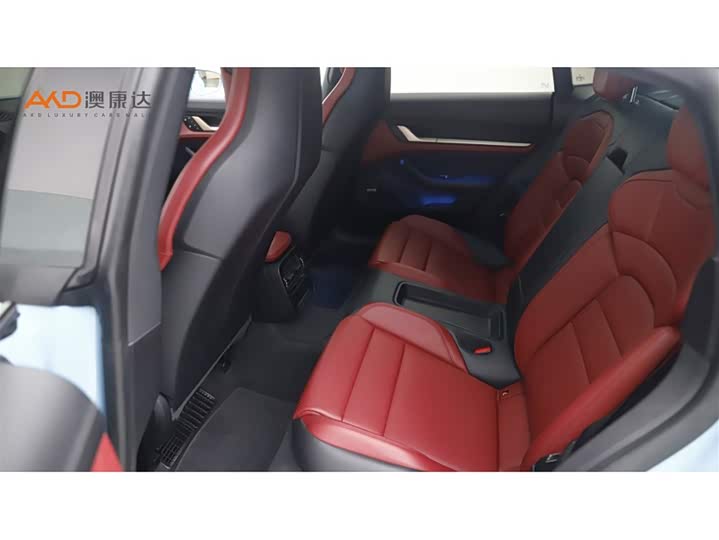 Фото 7 - Porsche Taycan