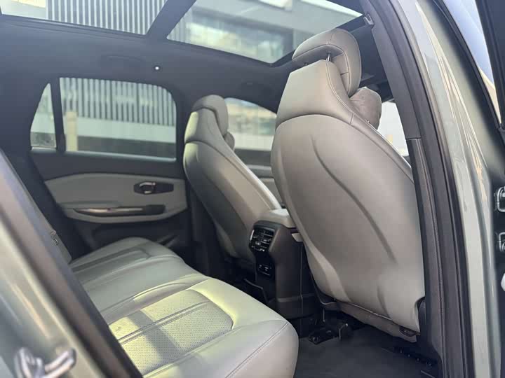 Фото 8 - Nio ES6