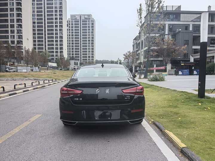 Фото 8 - Hongqi H5