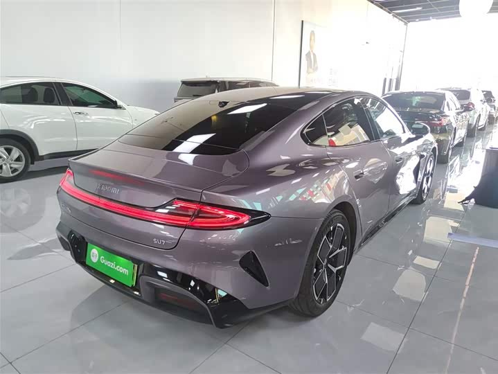 Фото 7 - Xiaomi SU7