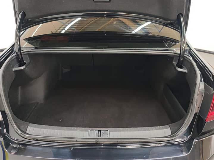 Фото 4 - Volkswagen Magotan