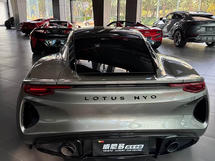 Фото 5 - Lotus Emira