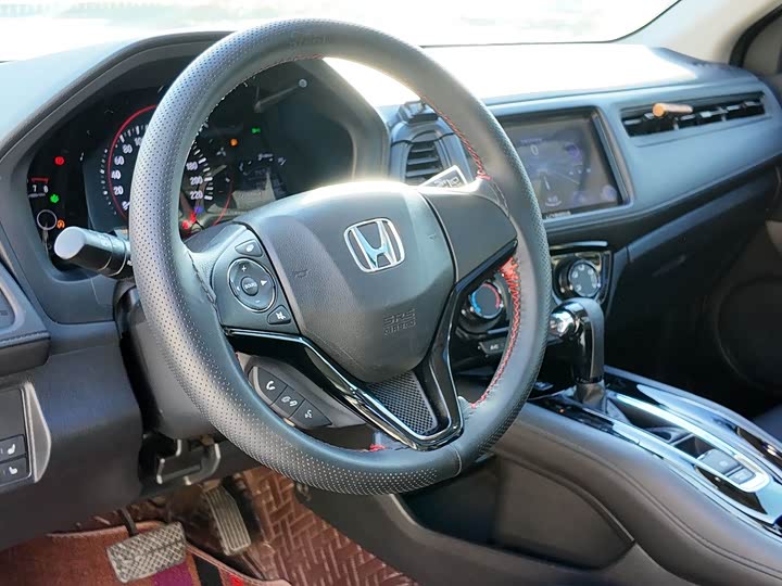 Фото 7 - Honda Vezel