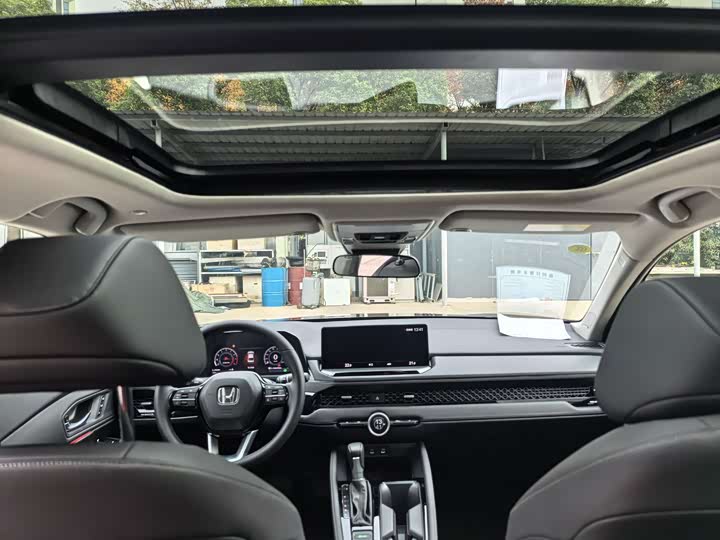 Фото 5 - Honda Accord