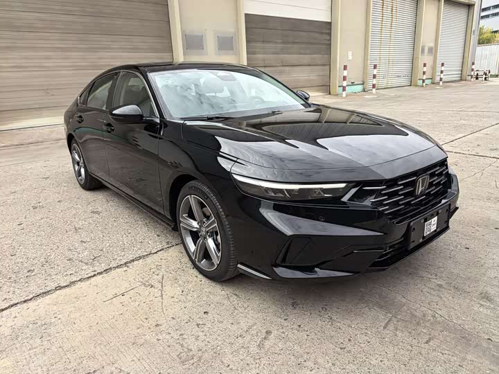 Фото 9 - Honda Accord