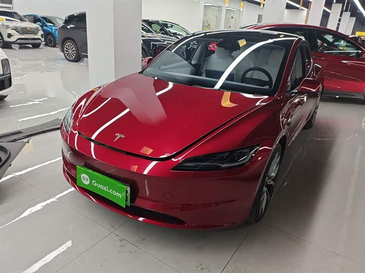 Фото 1 - Tesla Model 3