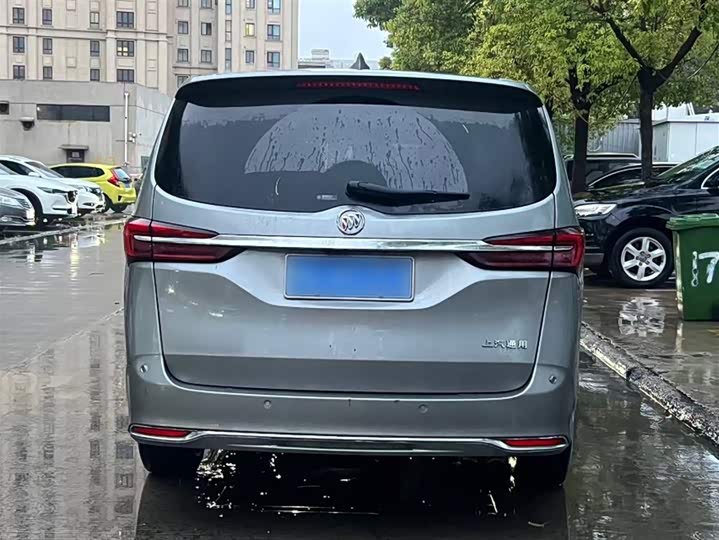 Фото 8 - Buick GL8 ES