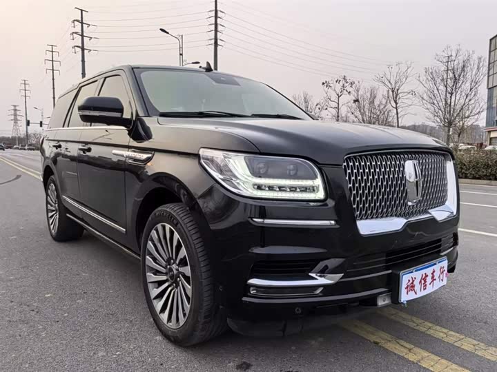 Фото 3 - Lincoln Navigator