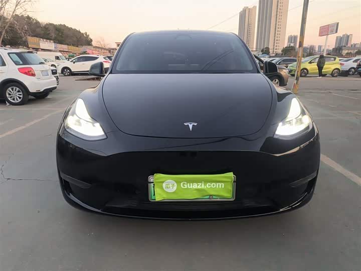 Фото 3 - Tesla Model Y
